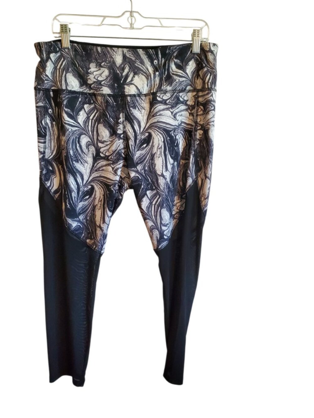 VOGO Athletica XL Artsy Black and White Mesh Leggings